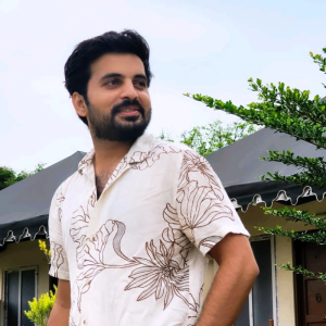 1763526415836 300x300